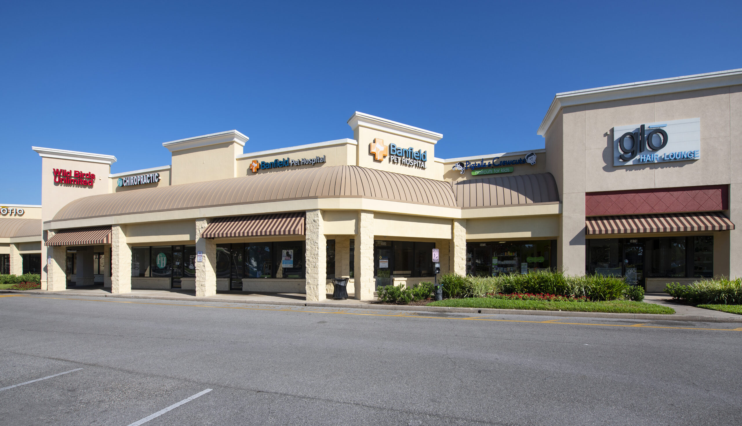 Red Willow Plaza - Image 7