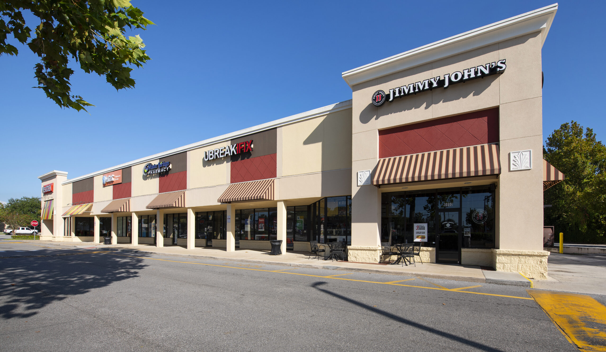 Red Willow Plaza - Image 6