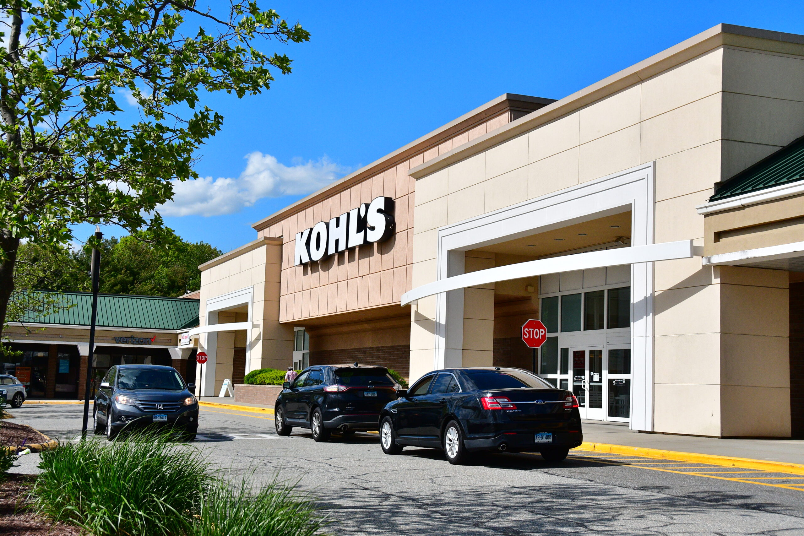 Groton Square - Image 6